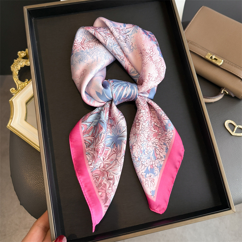 Face Scarf Mask - 高級デザインプリントスカーフ女性のためのシルクスカーフバンダナヒジャブネッカチーフショールハンカチヘアバンドスカーフレディースラップバッグスカーフ
