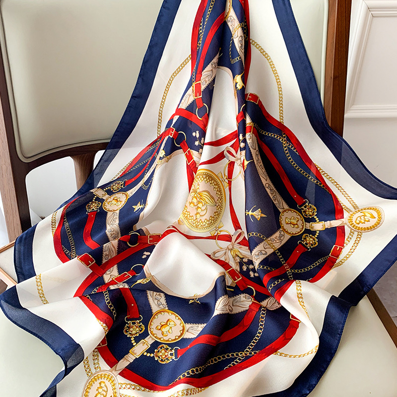 70 センチメートルチェーンプリントシルクサテンヘアスカーフ - Ascot Neck Scarf のレビューと価格